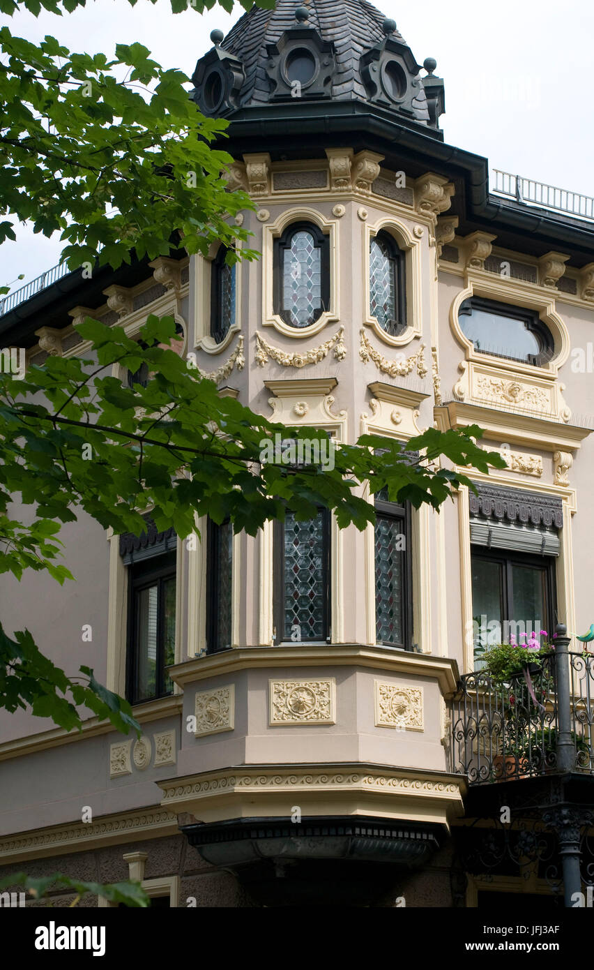 L'Europe, Allemagne, Bavière, Rosenheim, le vieux Nice baie vitrée avec les fenêtres de verre, de la couronne Banque D'Images