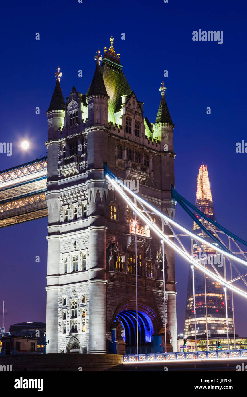 L'Angleterre, Londres, Tower Bridge et le tesson Banque D'Images