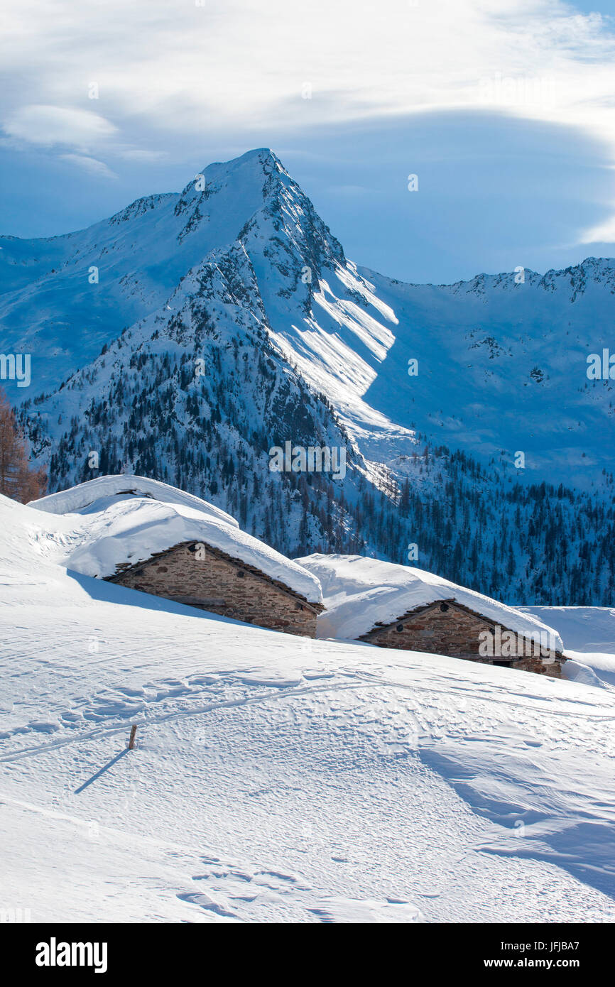 Alpes Orobie, chalet en vallée d'Orobie Occidentales, Lombardie, Italie Banque D'Images