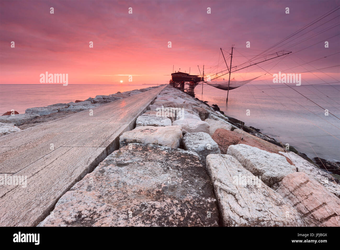 L'Europe, Italie, Vénétie, Chioggia, Sottomarina, vue de la maison sur pilotis, le Casoni de pêcheurs sur la mer Banque D'Images
