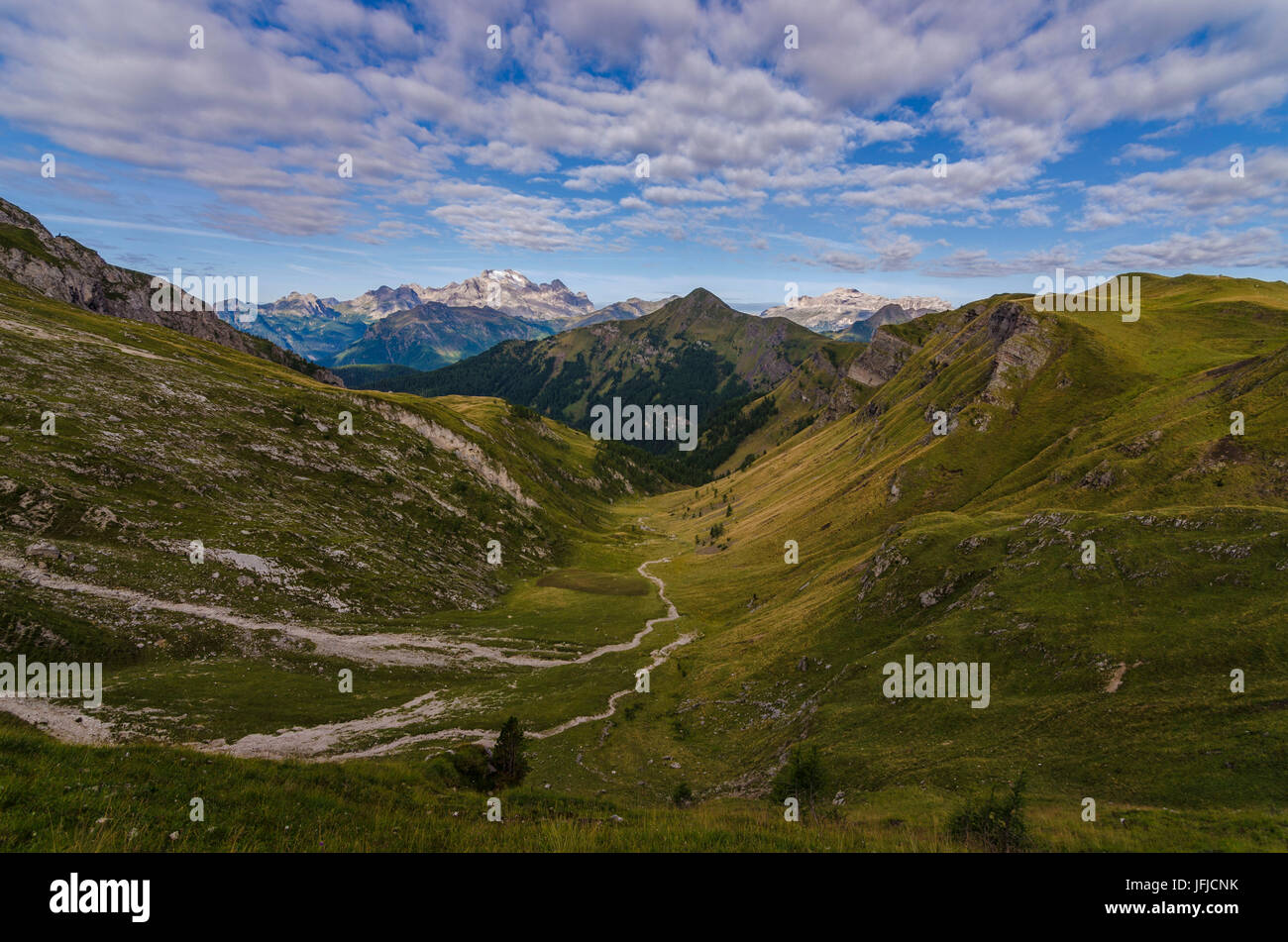 Pian de Possoliva, Giau Pass, Dolomites, Padova, Veneto, Italie, Vue Panoramique de la Marmolada et Piz Boè de Pian de Possoliva Banque D'Images