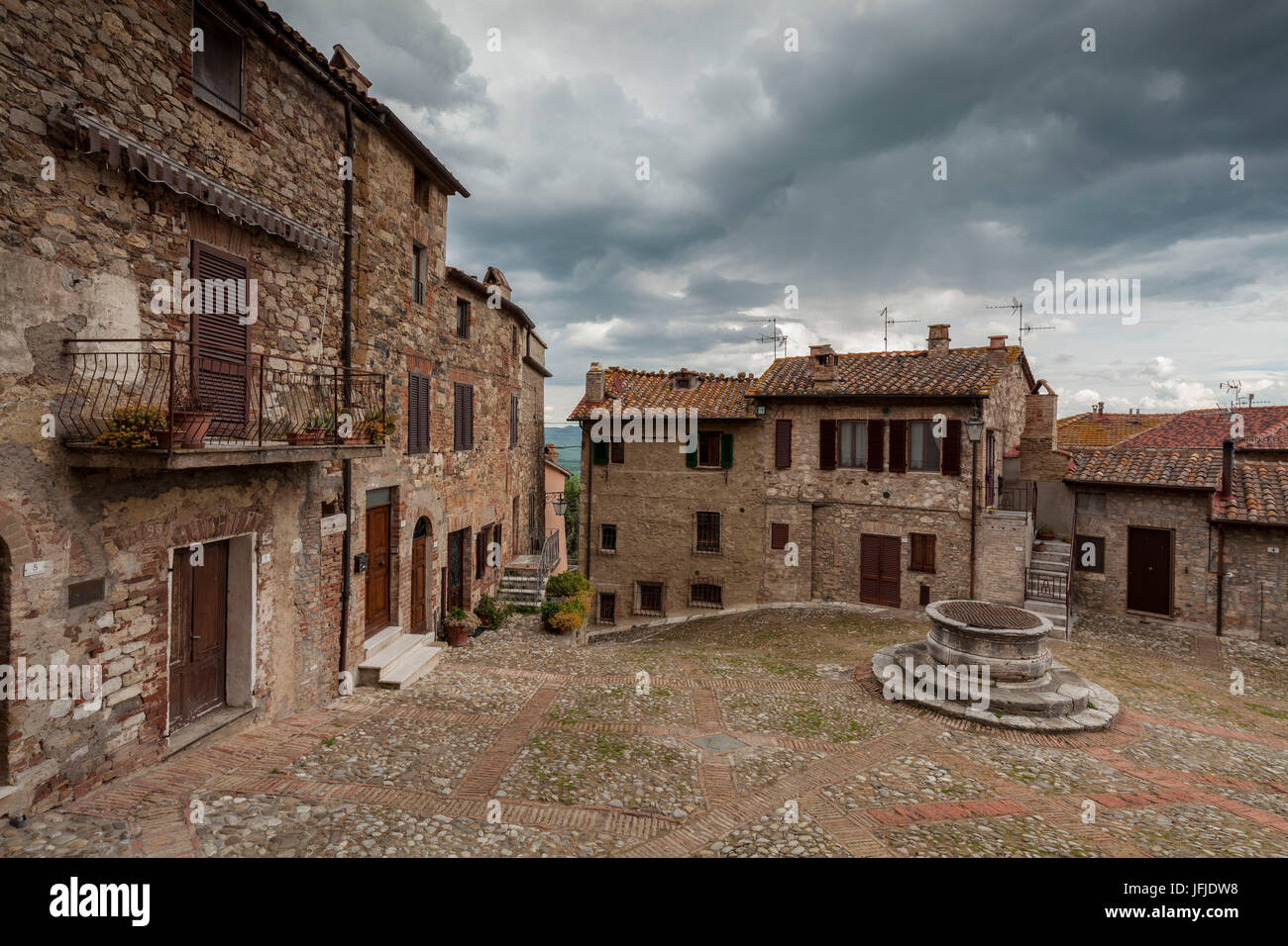 Castiglione d'Orcia, Val d'Orcia, Toscane, Italie, vue du petit mail square Banque D'Images
