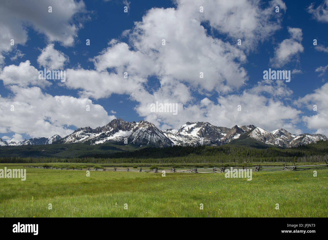 Dans le bassin de Stanley Celebrations Sawtooth National Recreation Area, Idaho Banque D'Images