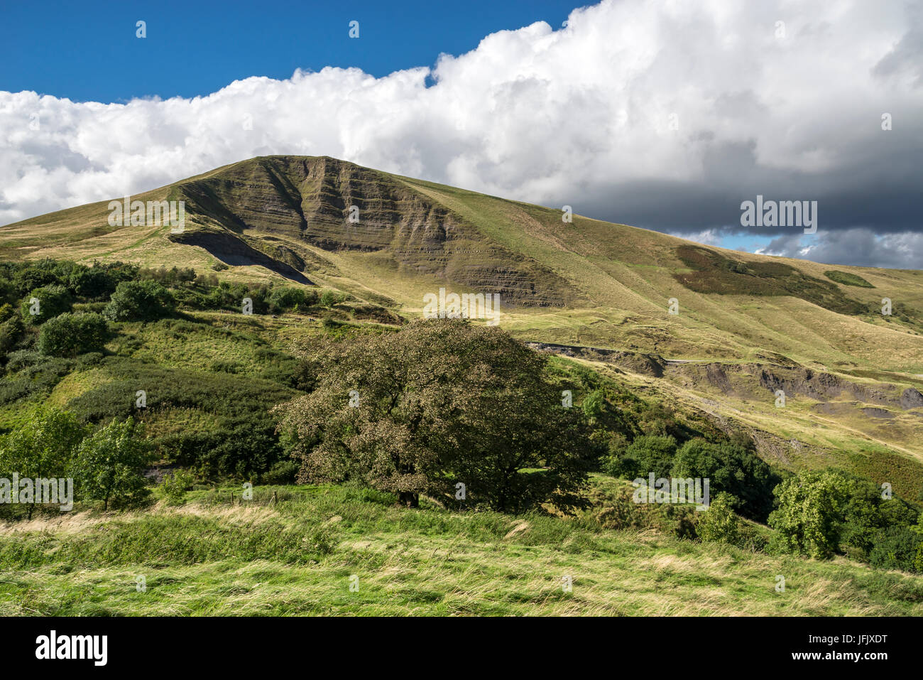 Mam Tor près de Castleton dans le parc national de Peak District, Derbyshire, Angleterre. Banque D'Images