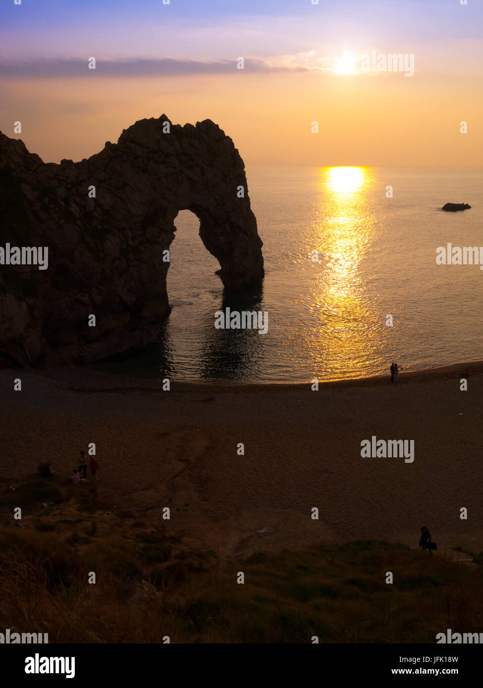 Le magificant Durdle Door arch et la plage fait partie de la succession de Lulworth et la Côte Jurassique, site classé au Patrimoine Mondial de Lulworth Cove Dorset UK Nr Banque D'Images