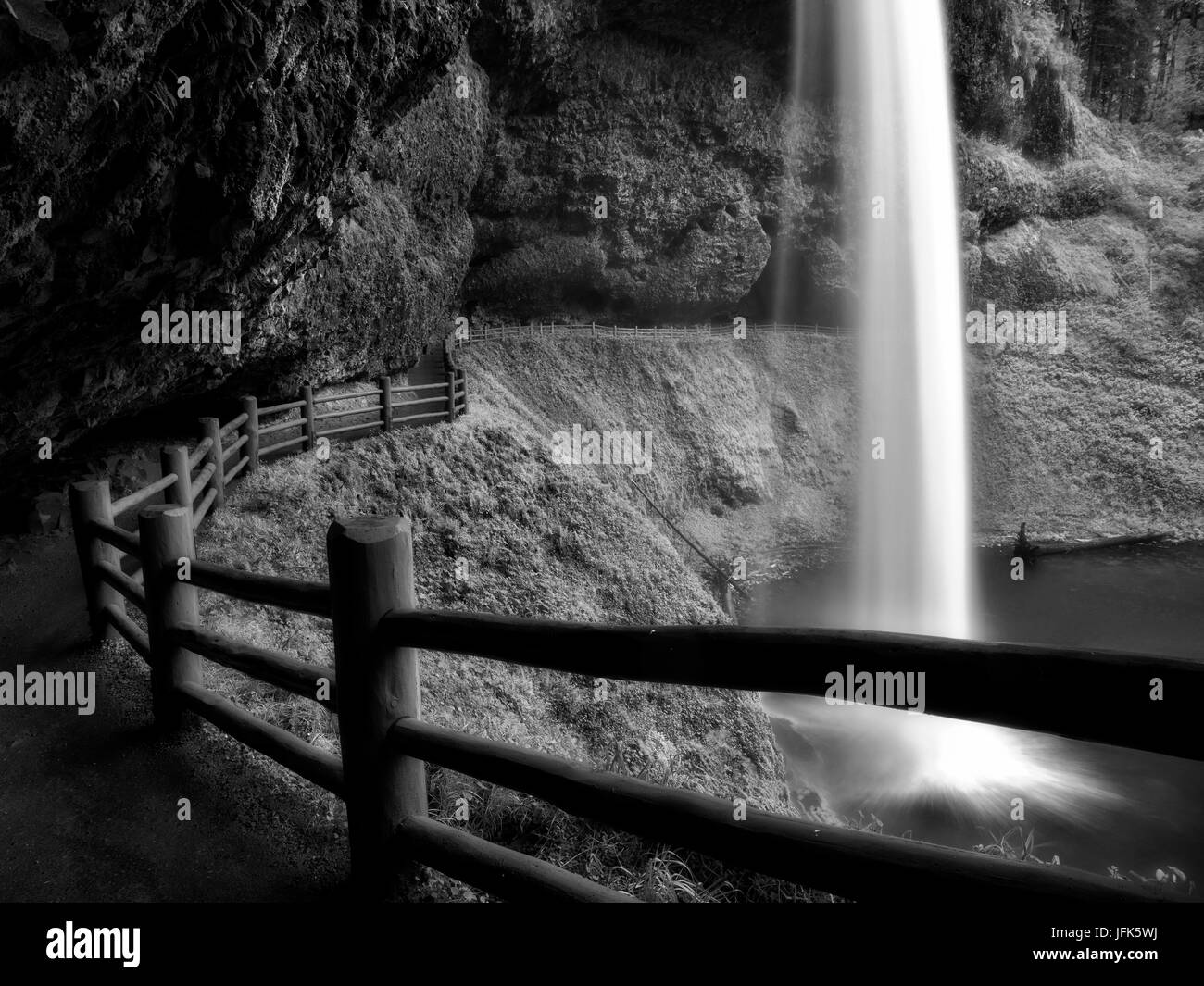 Sous clôture tombe du Sud. Silver Falls State Park, New York Banque D'Images