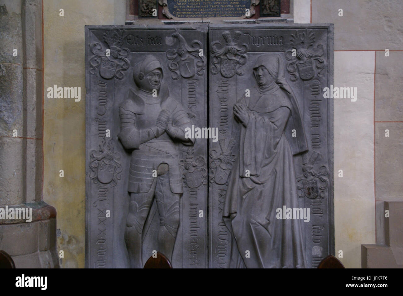 Mur intérieur 2014.06.21.113002 tombeau Schwanenburg Münstermaifeld Banque D'Images