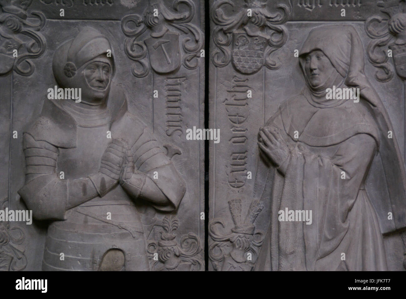 Mur intérieur 2014.06.21.113021 tombeau Schwanenburg Münstermaifeld Banque D'Images