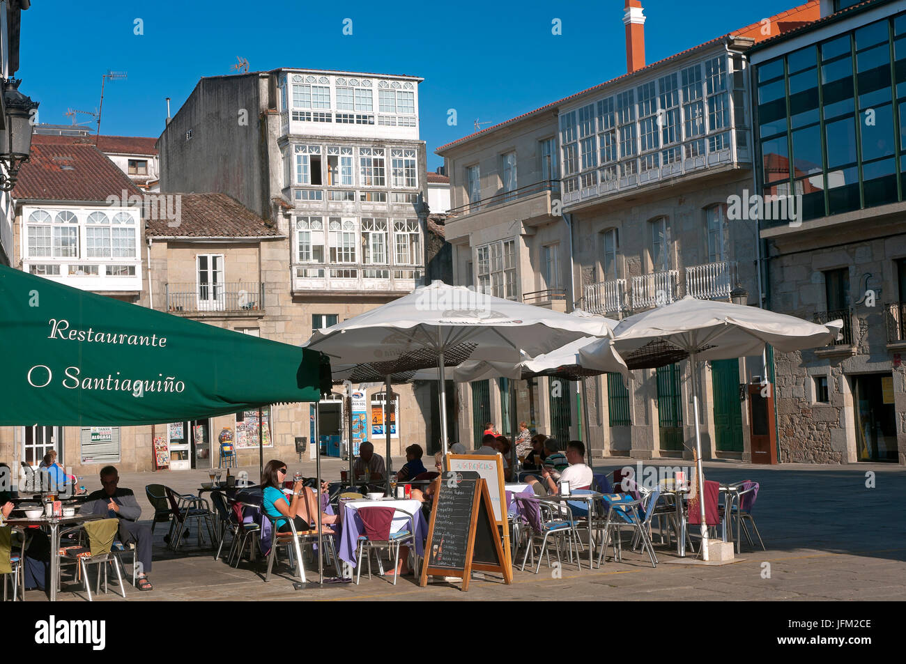 Bar terrasse sur la Plaza de Macias, Padron, province de La Corogne, une région de Galice, Espagne, Europe Banque D'Images