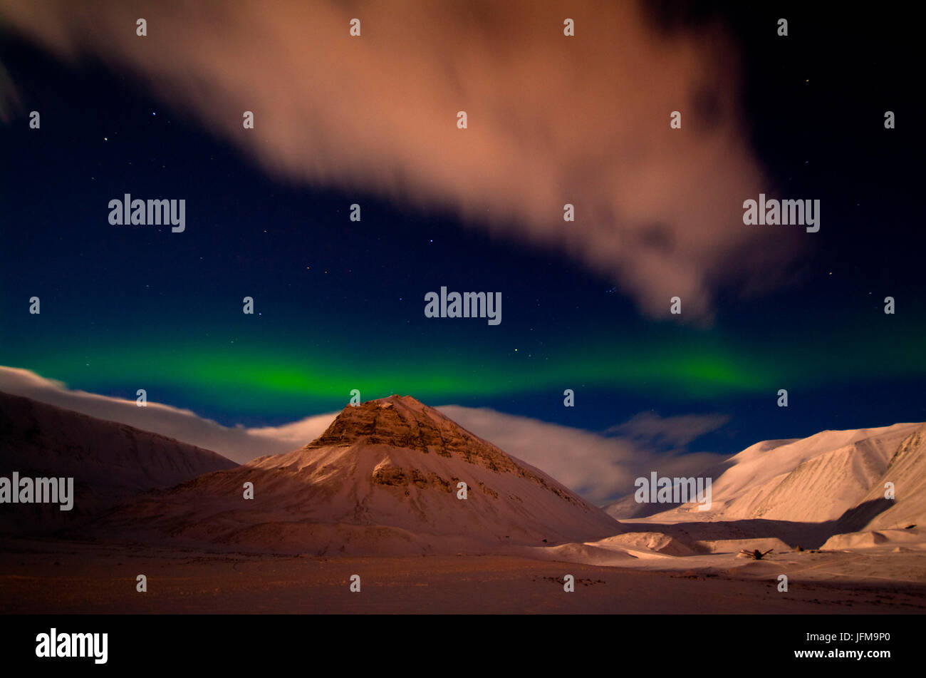 Northern Light en douceur Nybyen, Longyearbyen, Spitzberg, Svalbard, Norvège Banque D'Images