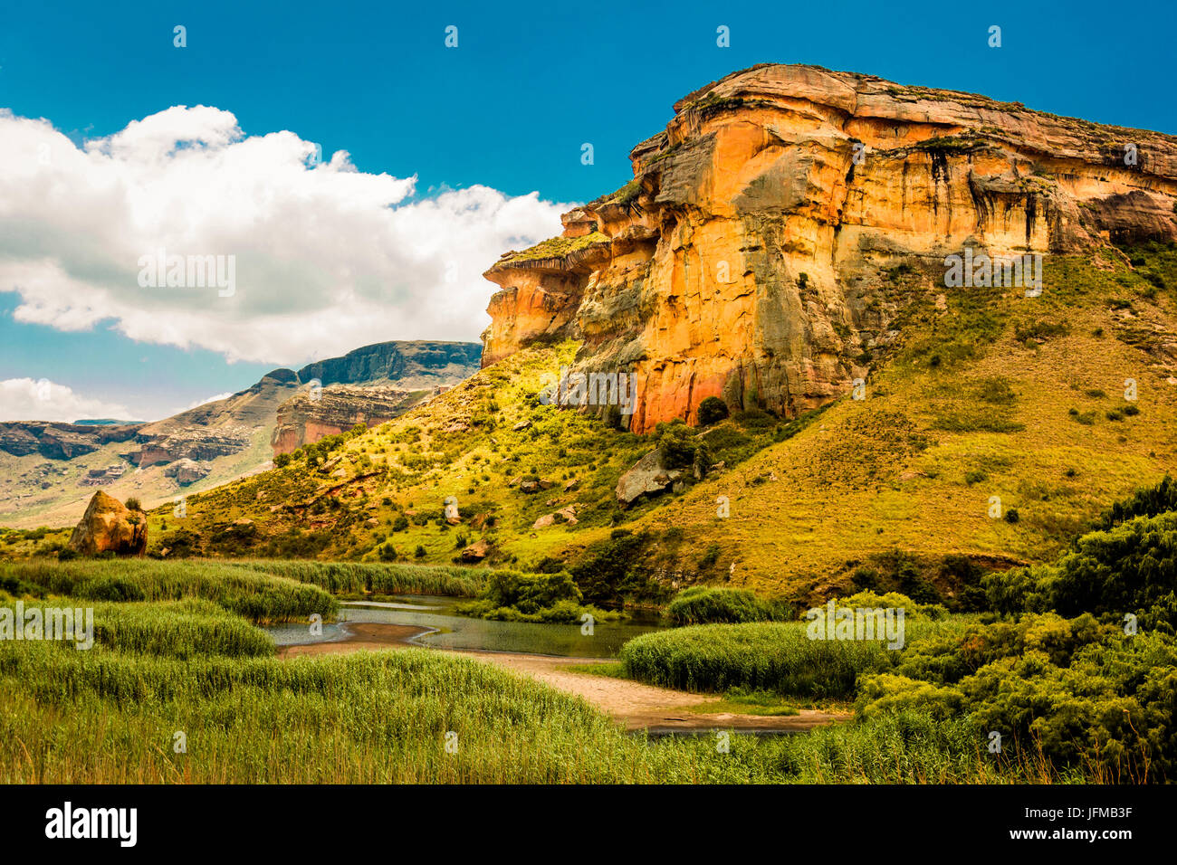 Golden Gate, Sud de l'Afrique, de grandes falaises sandtone au-dessus du barrage, Golden Gate Banque D'Images