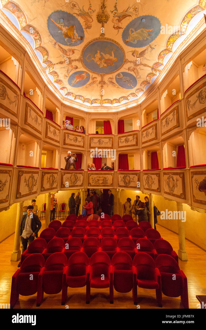 L'Europe, l'Italie, l'Ombrie, Pérouse, district de Montecastello di Vibio, le plus petit théâtre du monde, théâtre de condordia Banque D'Images
