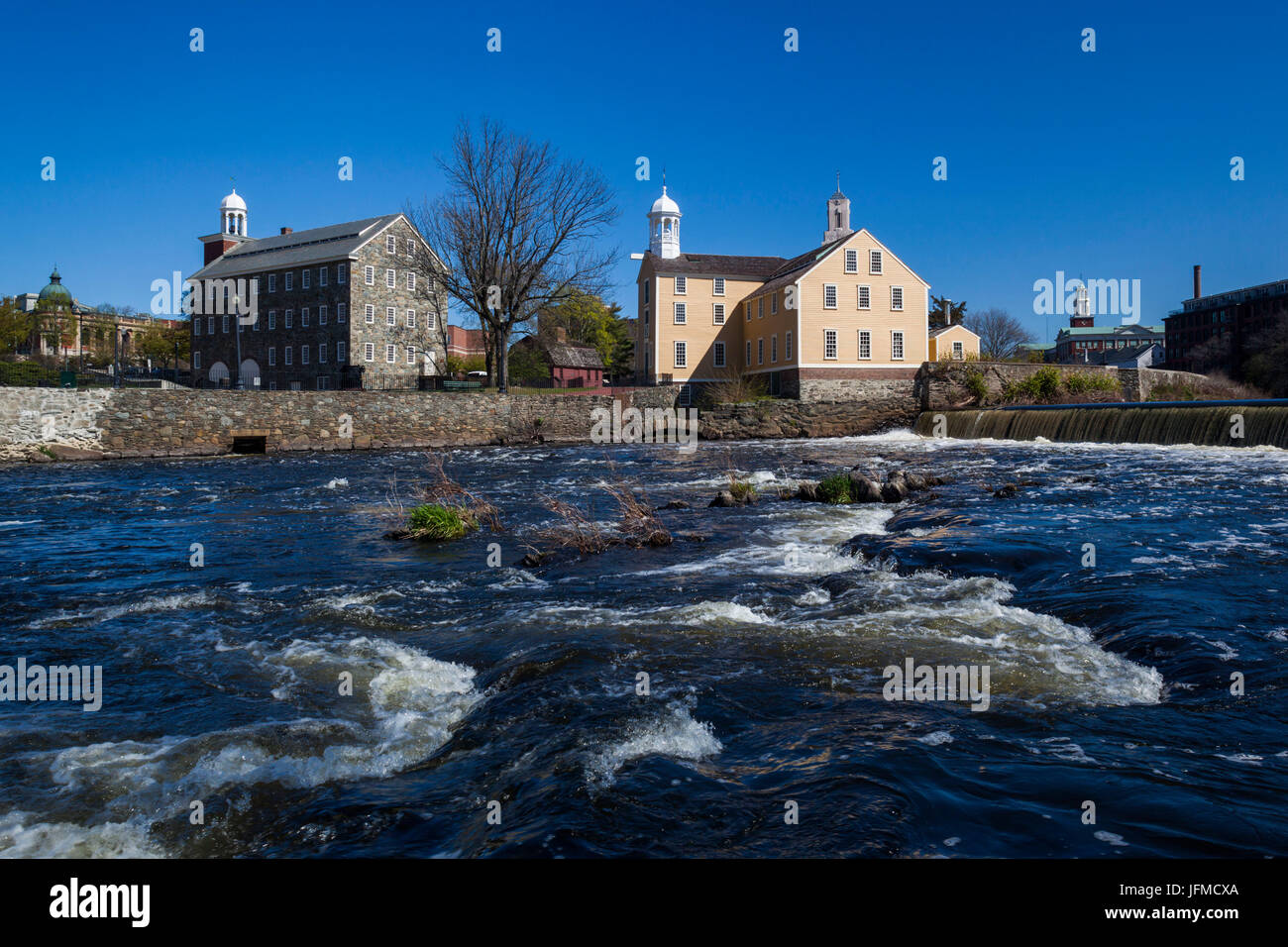 USA, Rhode Island, Pawtucket, Slater Mill Historic Site, fonctionnant à l'eau La première filature de coton en Amérique du Nord, construit en 1793 Banque D'Images