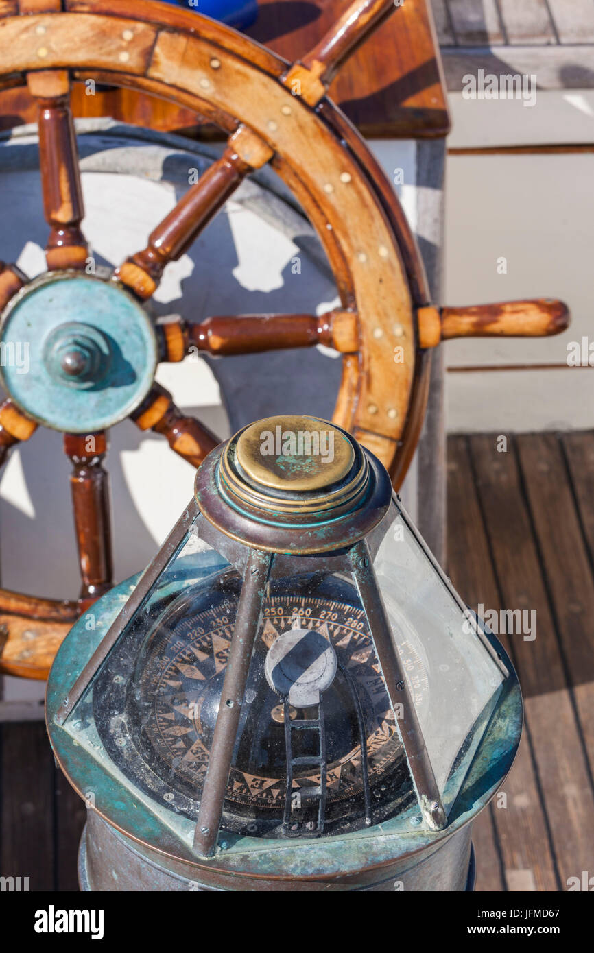 Marine compass Banque de photographies et d'images à haute résolution -  Alamy