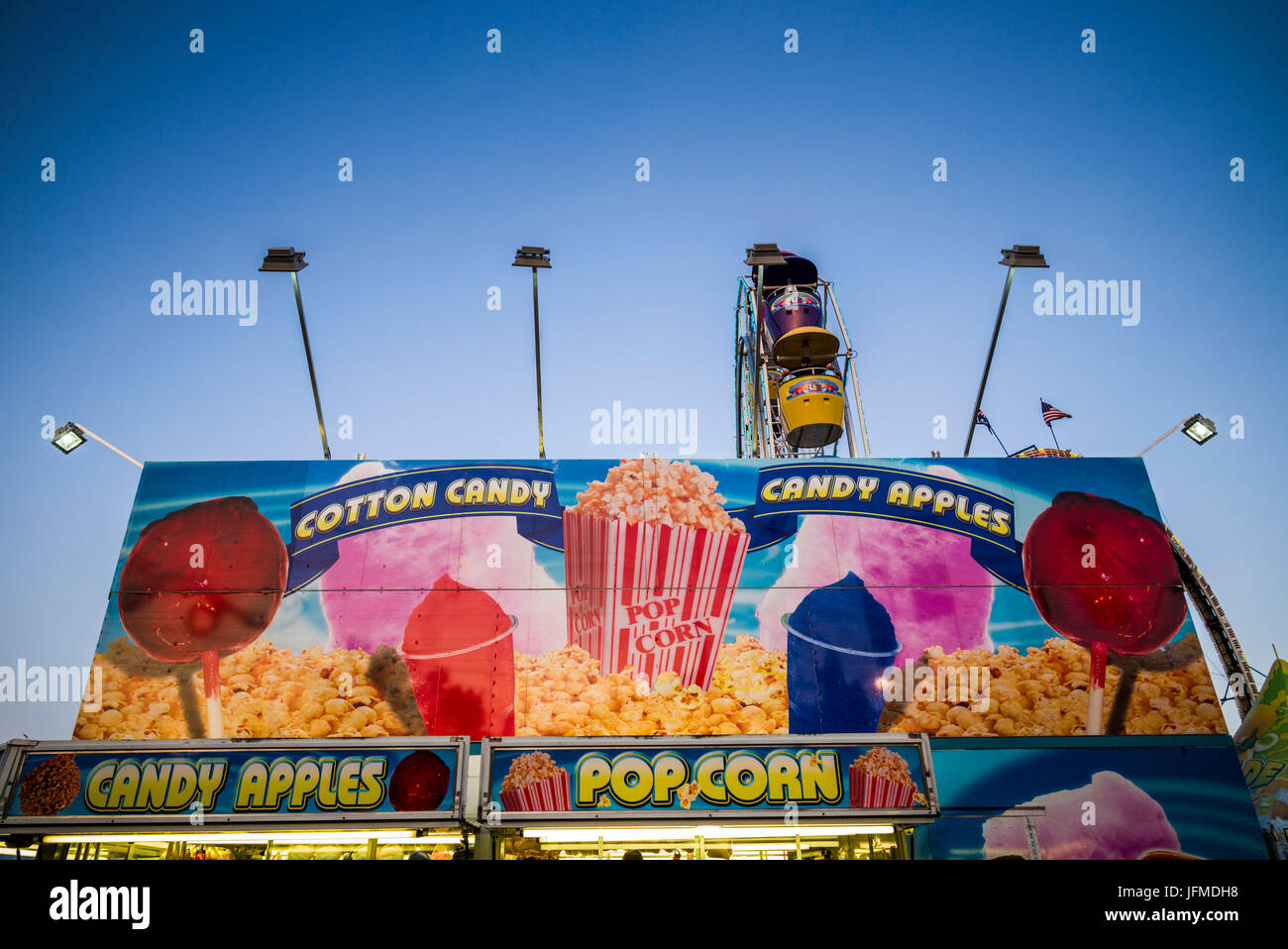 USA, Massachusetts, Cape Ann, Gloucester, la Fiesta, Italian-Portuguese festival communautaire de pêche, Carnaval, pop corn stand sign Banque D'Images