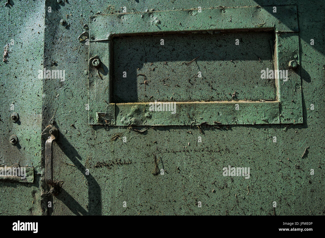 Symbole / Concepts, la porte d'un vieux garage abandonné Banque D'Images