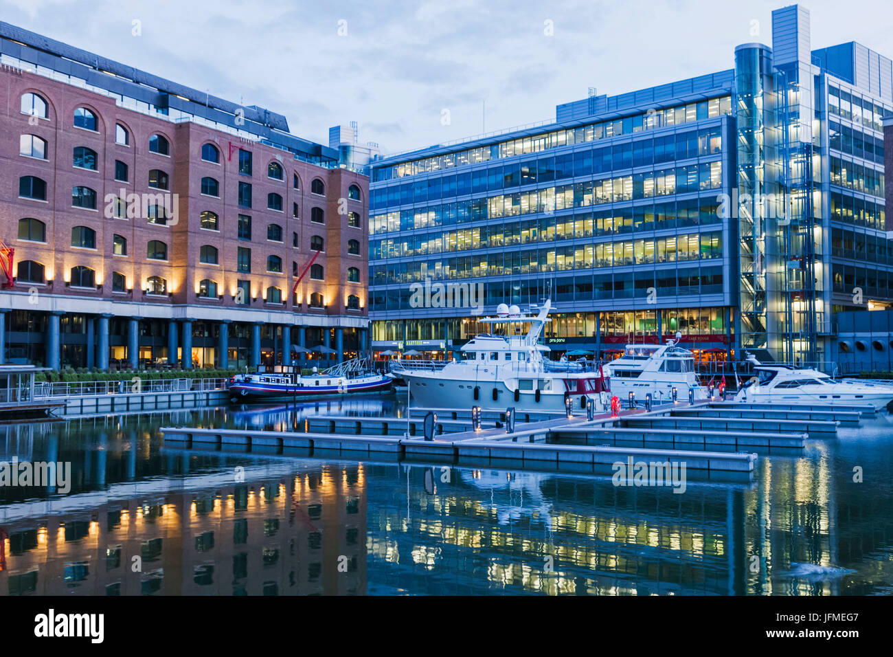 L'Angleterre, Londres, Wapping, St.Katharine Docks Banque D'Images