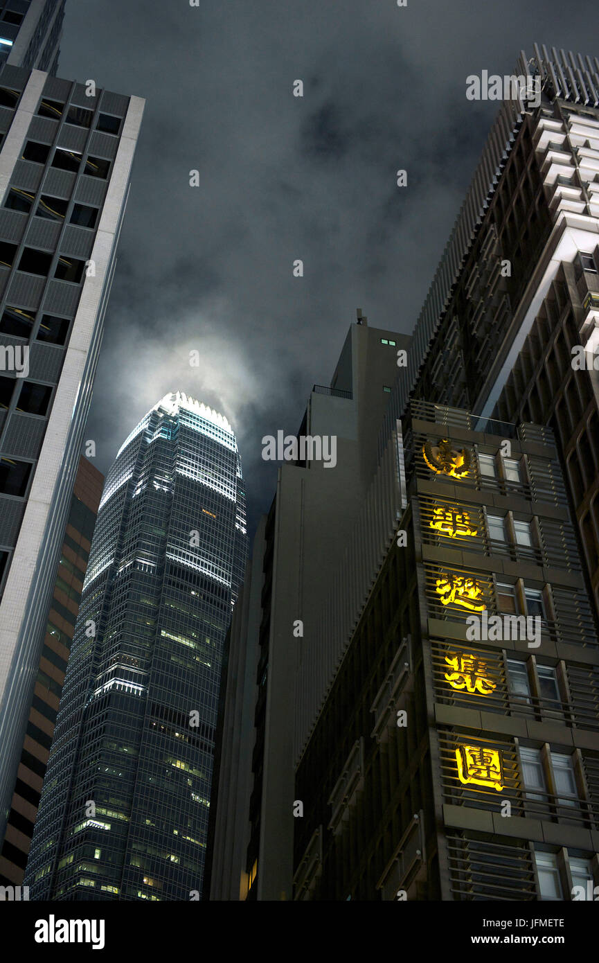 La Chine, Hong Kong, Hong Kong, Central District, les deux International Finance Centre par l'architecte Cesar Pelli Banque D'Images