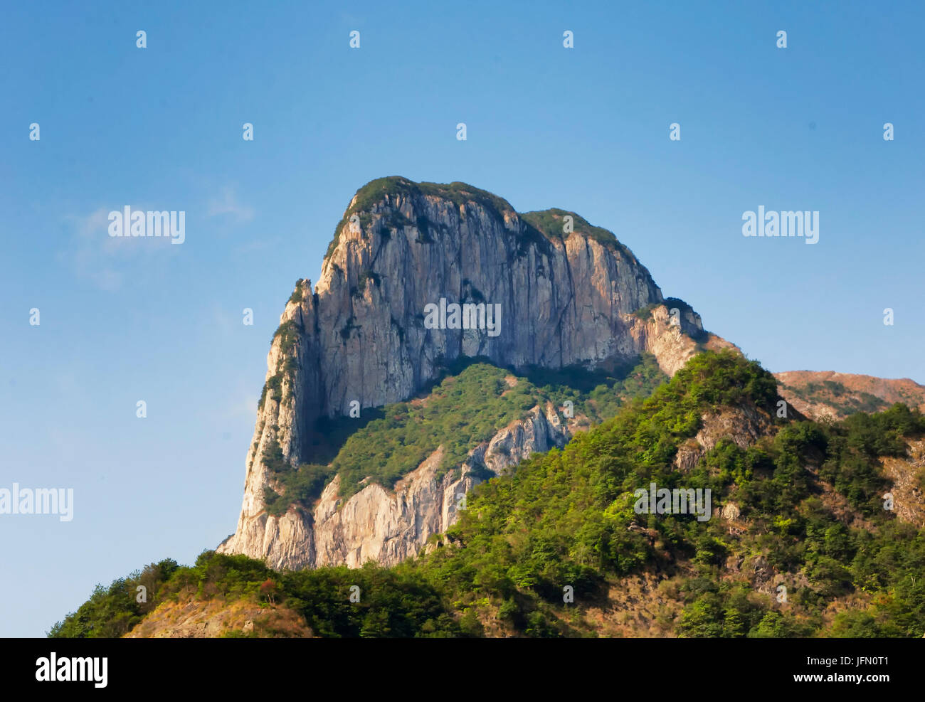 Pic Guanying montagnes dans la région pittoresque de Fangdong Yandangshan situé dans la province du Zhejiang en Chine. Banque D'Images