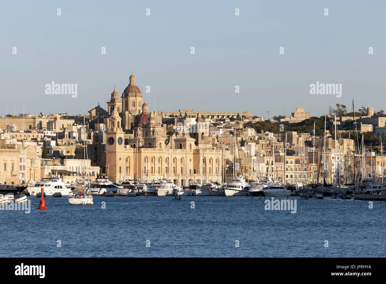Vue urbaine avec Marine Museum à Dockyard Creek, Vittoriosa, Birgu, les trois villes, Malte Banque D'Images Vue urbaine avec Marine Museum à Dockyard Creek, Vittoriosa, Birgu, les trois villes, Malte Banque D'Images