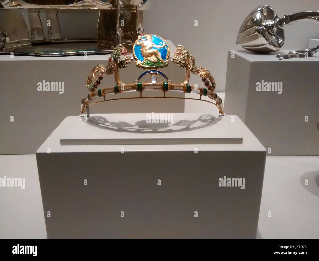 Diana diadem par Henry Wilson Banque D'Images