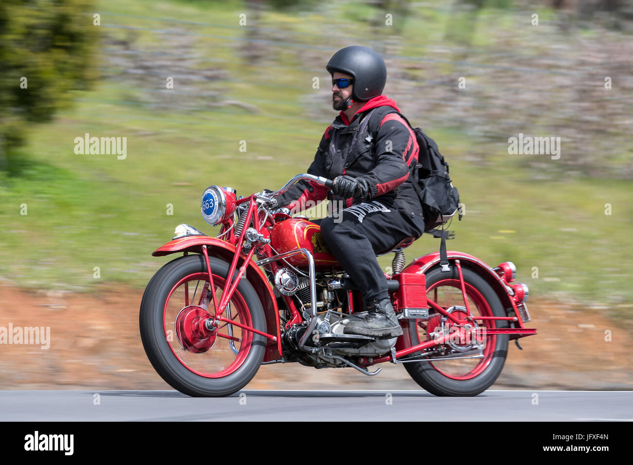 Vintage 1942 Moto Scout indien sur les routes de campagne près de la ville de Birdwood, Australie du Sud. Banque D'Images