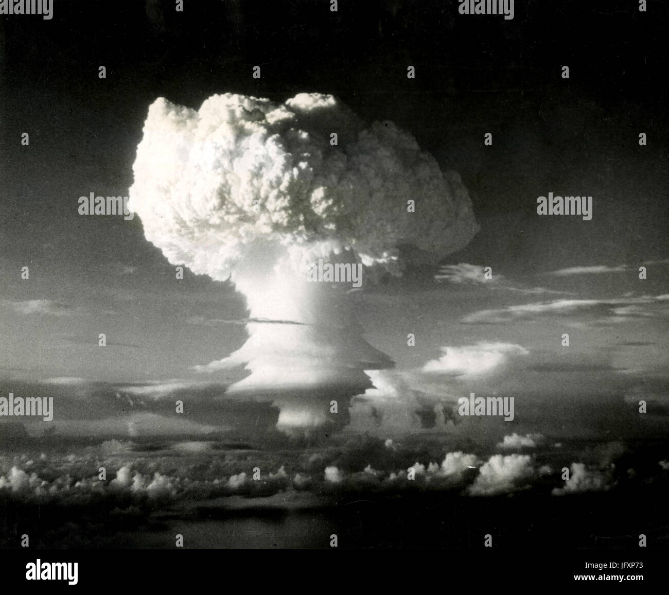 H-bomb explosion nucléaire et champignons, Îles Marshall 1952 Banque D'Images