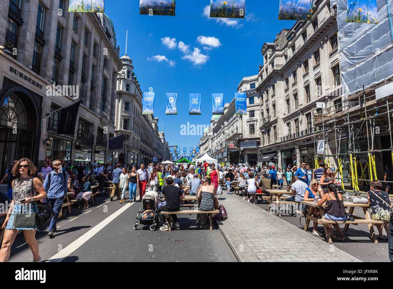 Festival de rues d'été sans circulation, Regent Street, Londres, Angleterre, Royaume-Uni. Banque D'Images