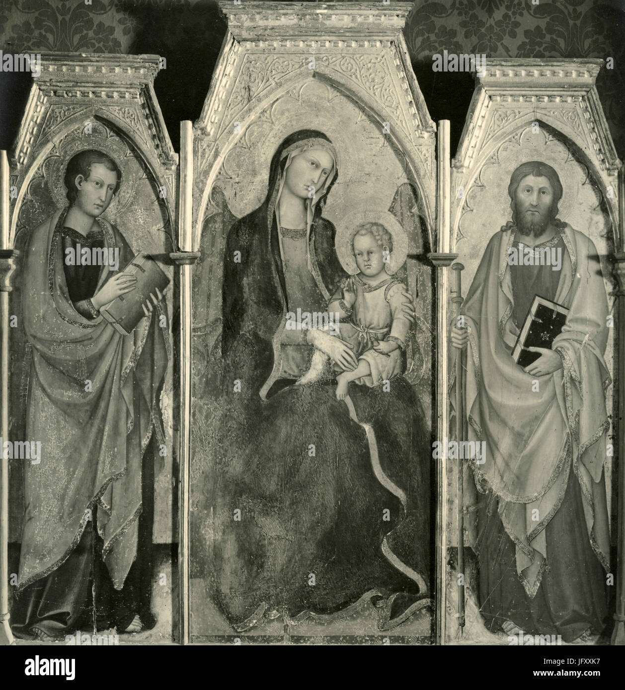 La Vierge et l'enfant avec les saints, peinture tryptique par Martino di Bartolomeo, Sienne, Italie Banque D'Images