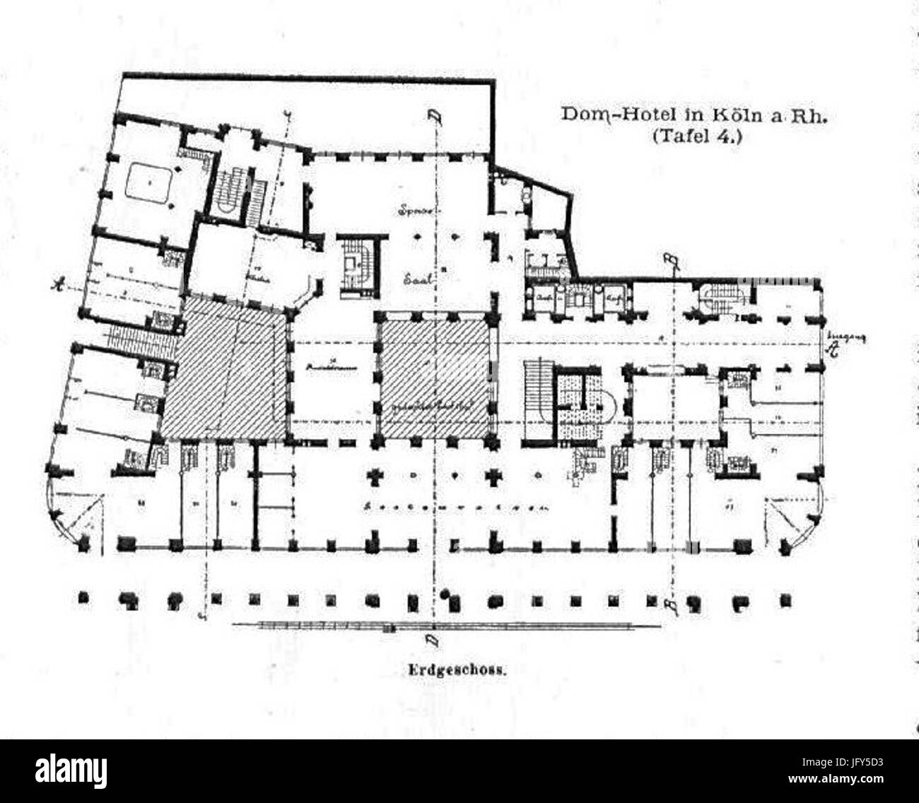 Une image historique du Dom-Hotel de Cologne, en Allemagne, situé près de la cathédrale de Cologne, illustrant l'architecture et l'importance du bâtiment. Banque D'Images