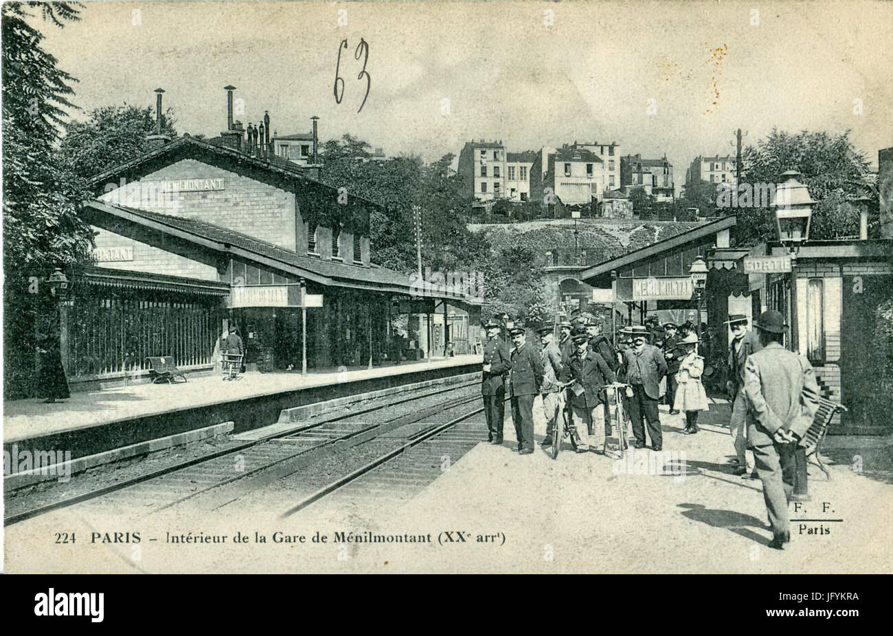 FF 4 - PARIS - Intérieur de la gare de Ménilmontant Banque D'Images