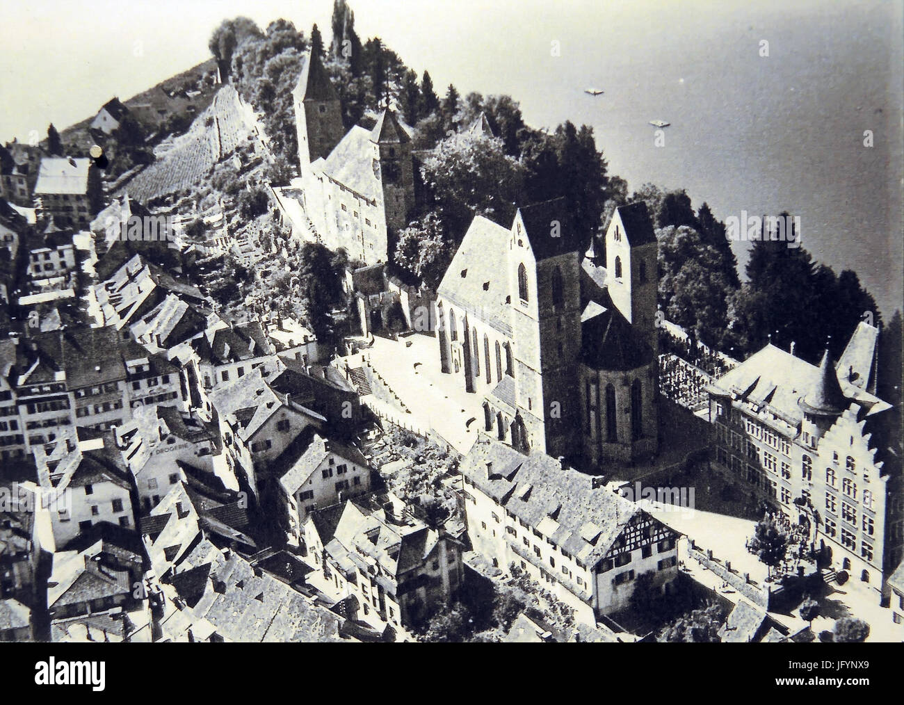 Von Flugbild Hintergasse-Lindenhof - Walter Mittelholzer-Herrenberg mit Schloss, Église Stadtpfarrkirche, Schulhaus und Pfrundhäusern - Stadtmuseum Rapperswil - 'Stadt in Sicht - Rapperswil Dienstleistungen Workshops dans' 2013-10-05 16-20- 0004 Banque D'Images