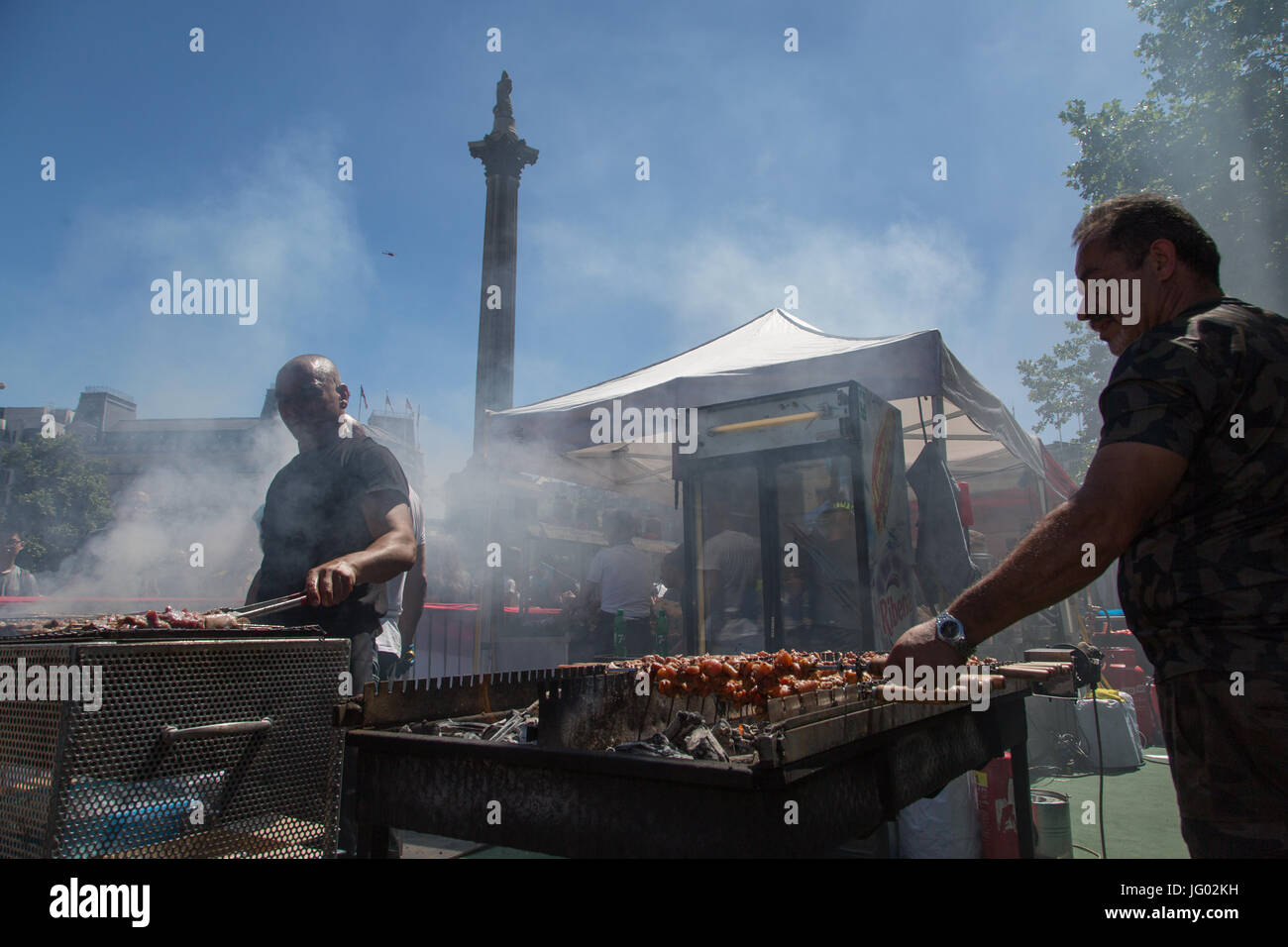 Londres, Royaume-Uni. 2 juillet 2017. La communauté musulmane à Londres célébrer Eid ul-Fitr, la fin du Ramadan, à Trafalgar Square : Crédit photographique à vue/Alamy Live News Banque D'Images