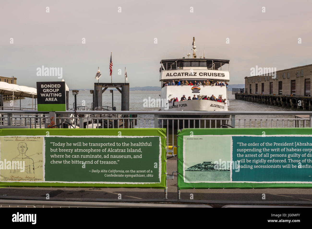 Croisières alcatraz alcatraz, ferry, ferries, alcatraz landing, Pier 33, de l'Embarcadero, San Francisco, Californie, Etats-Unis, Amérique du Nord Banque D'Images