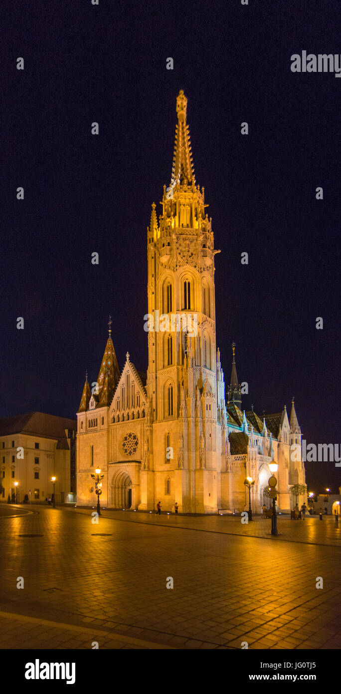 L'église St Mathias, Budapest la nuit Banque D'Images
