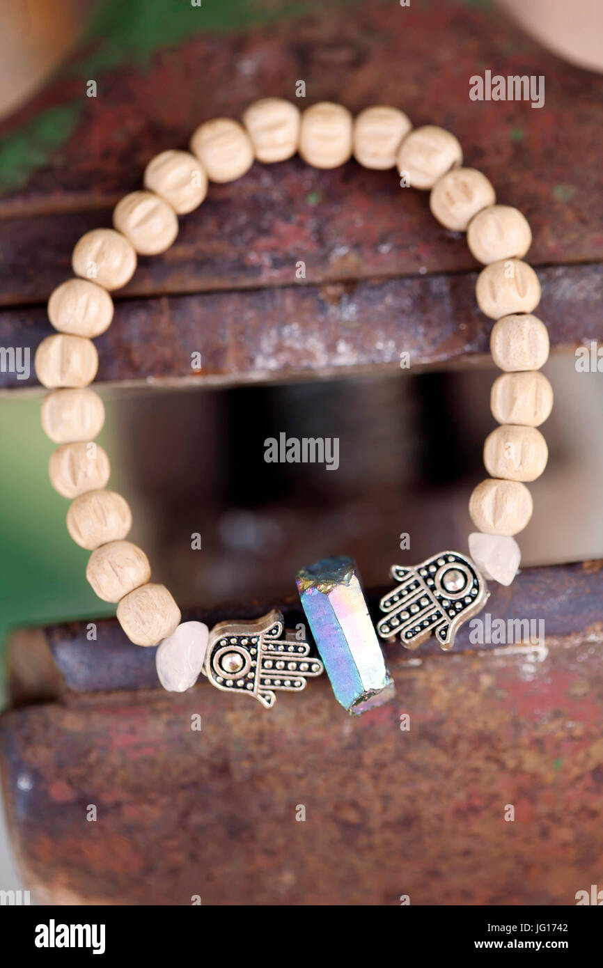 Beau bracelet ésotérique Photo Stock - Alamy