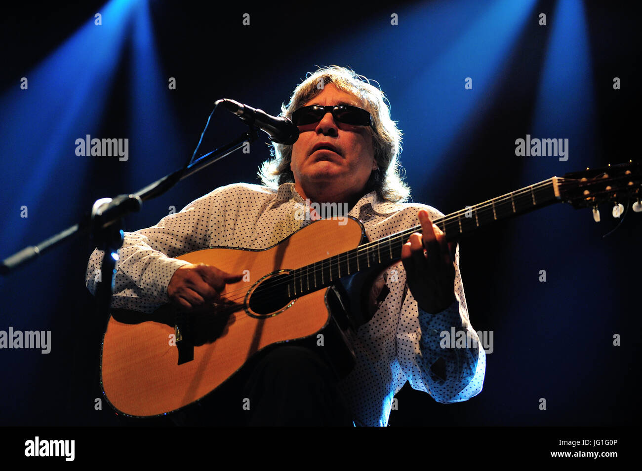 Puerto Rican singer et guitariste virtuose, JoséFeliciano,José Feliciano (né le 10 septembre 1945) est un guitariste virtuose portoricain, chanteur et co Banque D'Images