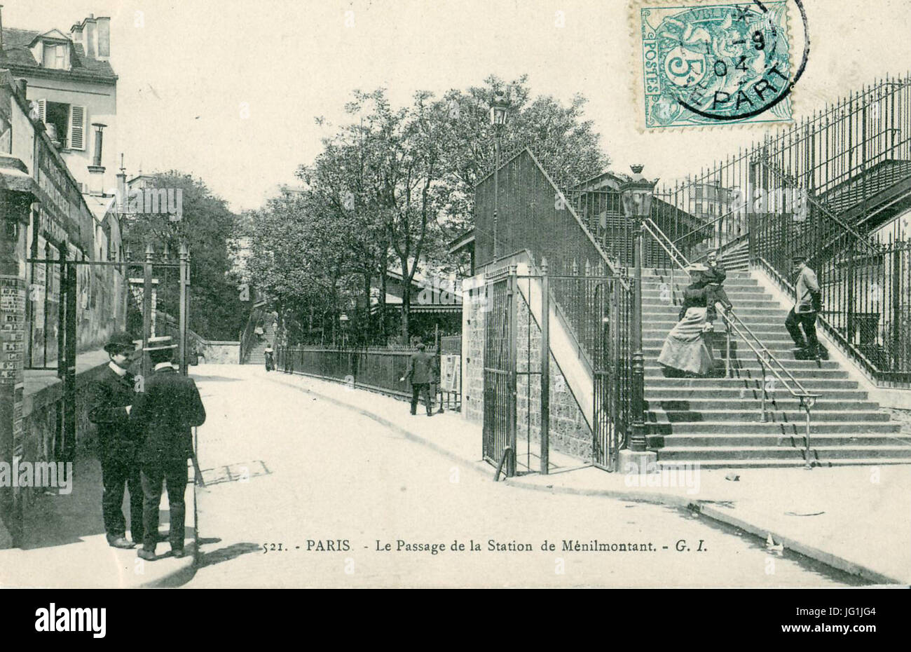 GI 521 - PARIS - Le passage de la gare de Ménilmontant Banque D'Images