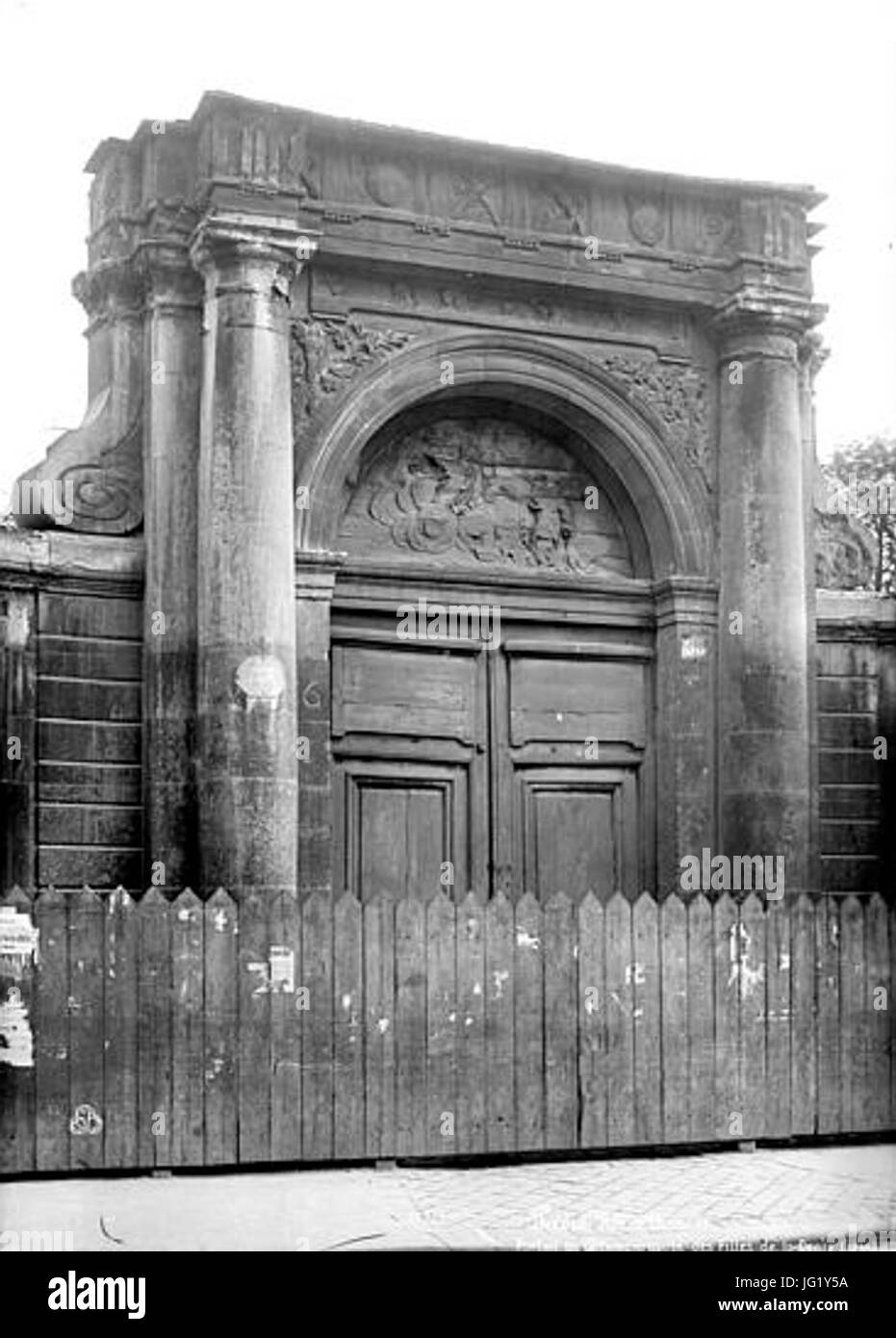 Couvent des Filles-de-la-Croix 28ancien façade sur rue29 - portail monumental - Paris 11 - Médiathèque de l architecture et du patrimoine - APMH00004699 Banque D'Images