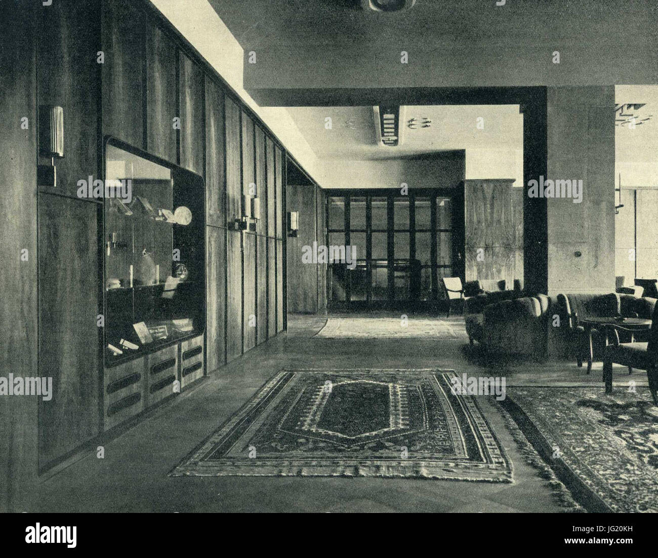 Hugo Schmölz (geb. 21. 08 janvier 1879 à Sonthofen ; gest. . Avril 1938 à Cologne), Düsseldorf, Breidenbacher Hof, Ein Blick aus der großen Halle zur Eingangshalle Banque D'Images