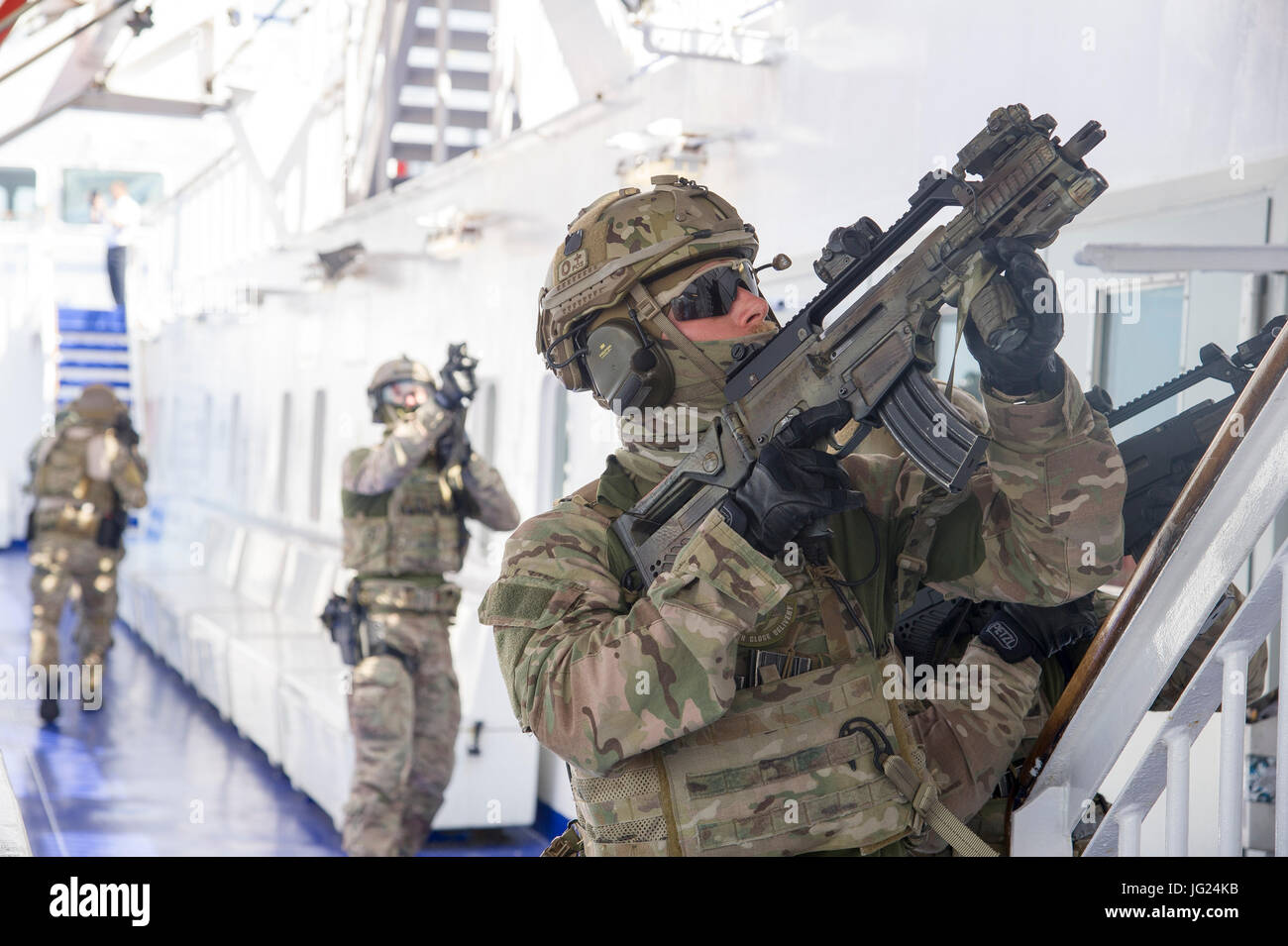 Des soldats des forces spéciales de la marine polonaise, Jednostka Wojskowa Formoza (unité militaire Formoza) au cours des exercices sur ferry Stena Spirit board. 23 juin 2017 Gd Banque D'Images
