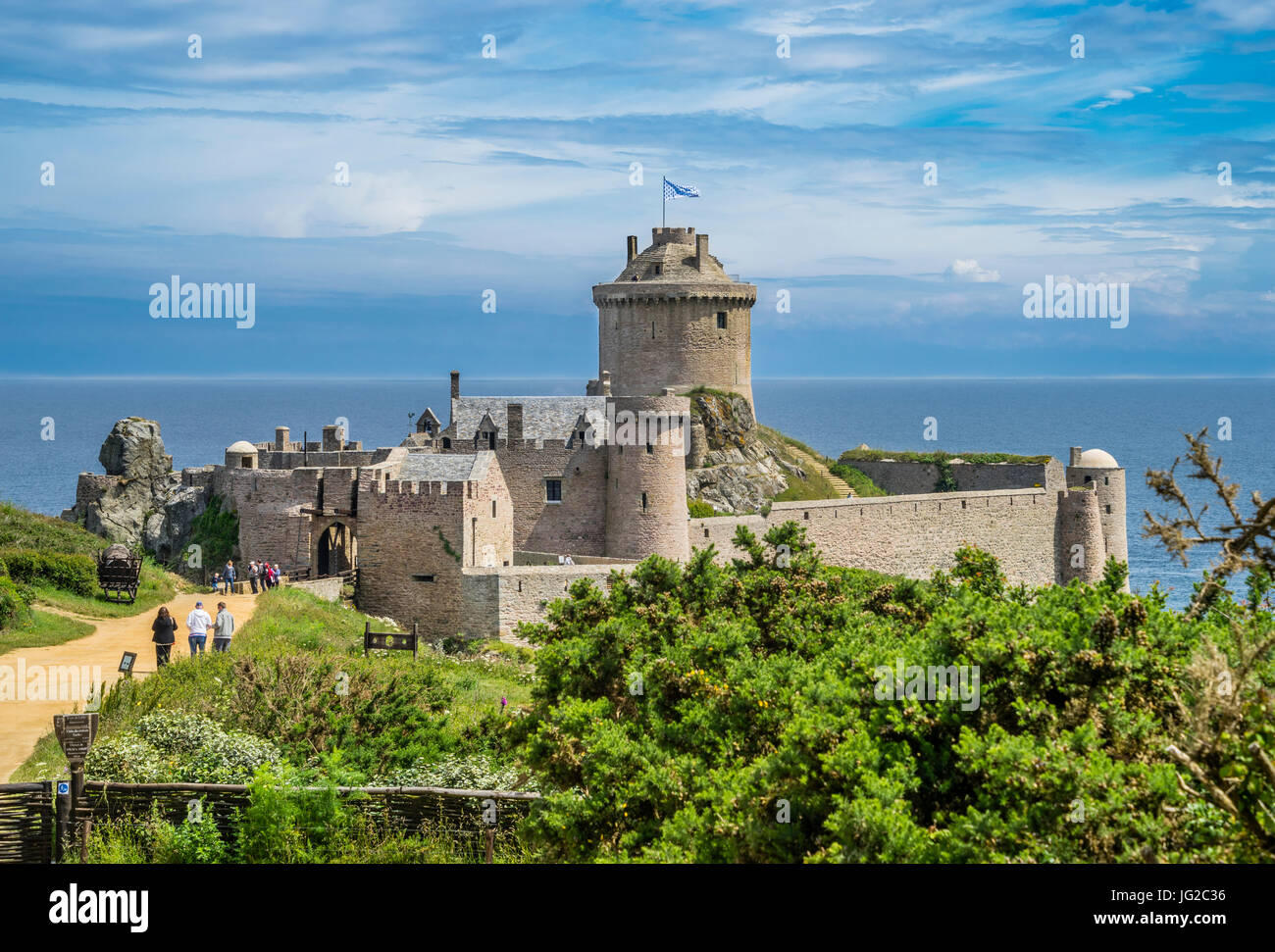 France, Bretagne, Côtes d'Armor, la Côte d'Émeraude, vue du Fort la Latte, une forteresse en pierre avec des tours du 13e siècle Banque D'Images