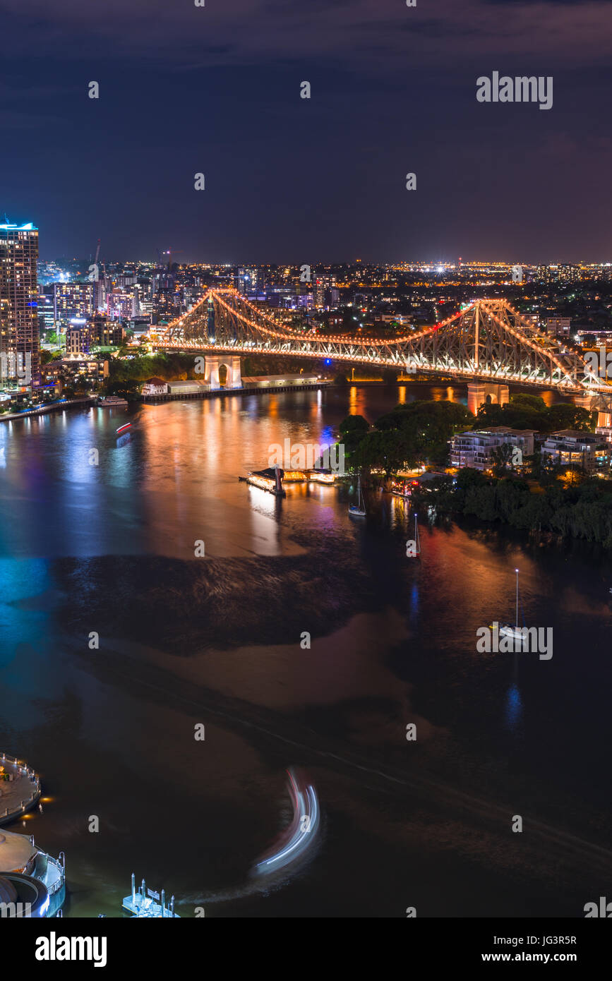 Story Bridge éclairés après la tombée de la nuit, Brisbane, Australie Banque D'Images