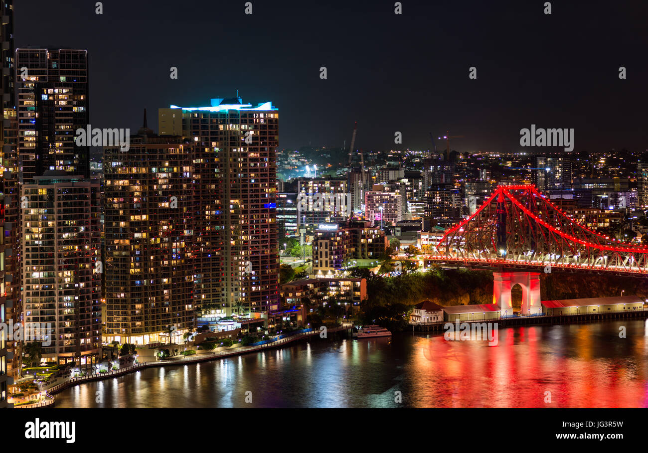Story Bridge éclairés après la tombée de la nuit, Brisbane, Australie Banque D'Images