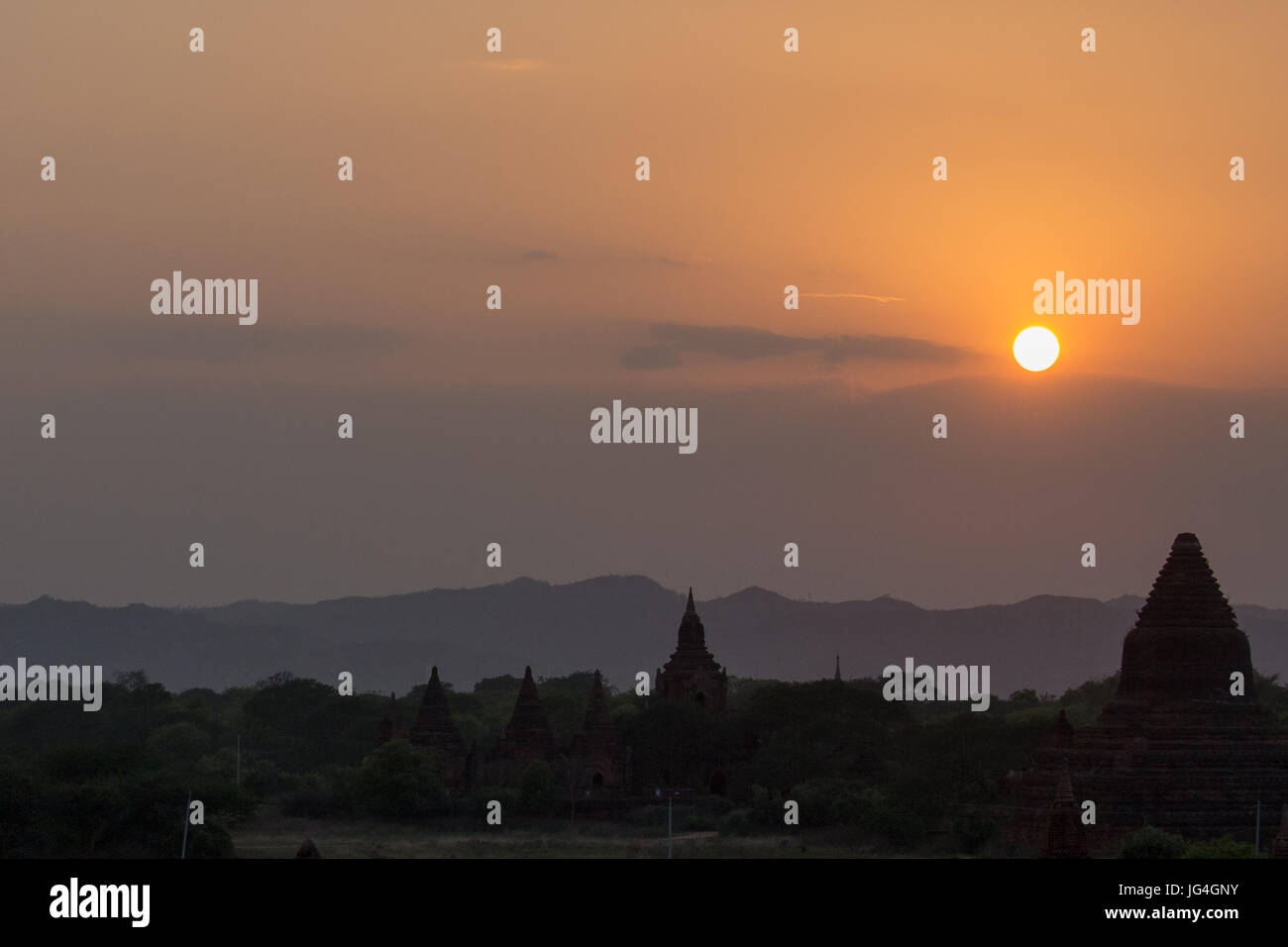 Coucher de soleil depuis la pagode Shwe Sandaw Bagan, Myanmar Banque D'Images