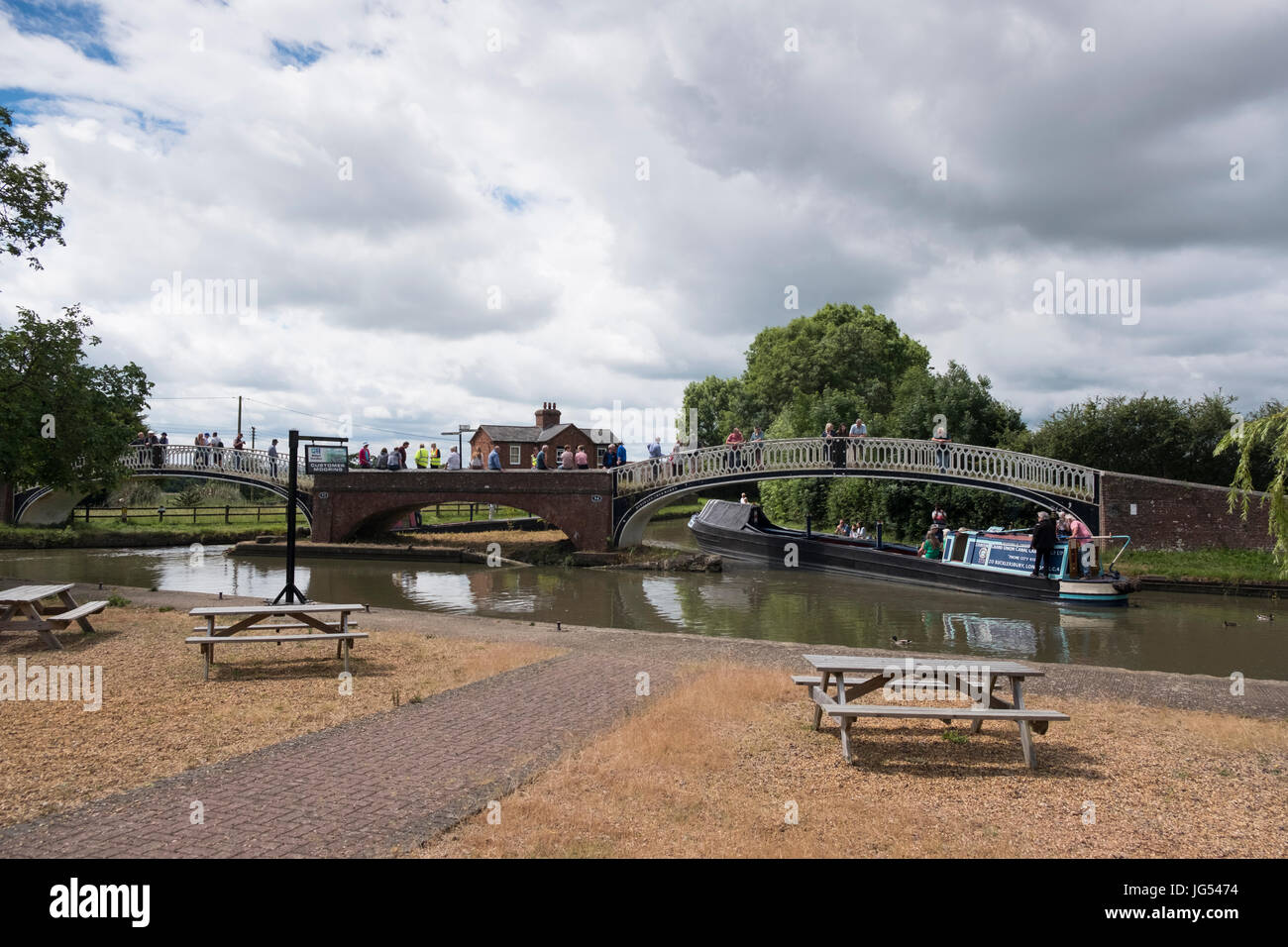 Narrowboats à la jonction entre l'Oxford et le Grand Union canal lors de l'historique 15-04 rassemblement à Braunston, Northamptonshire Braunston, Marina Banque D'Images