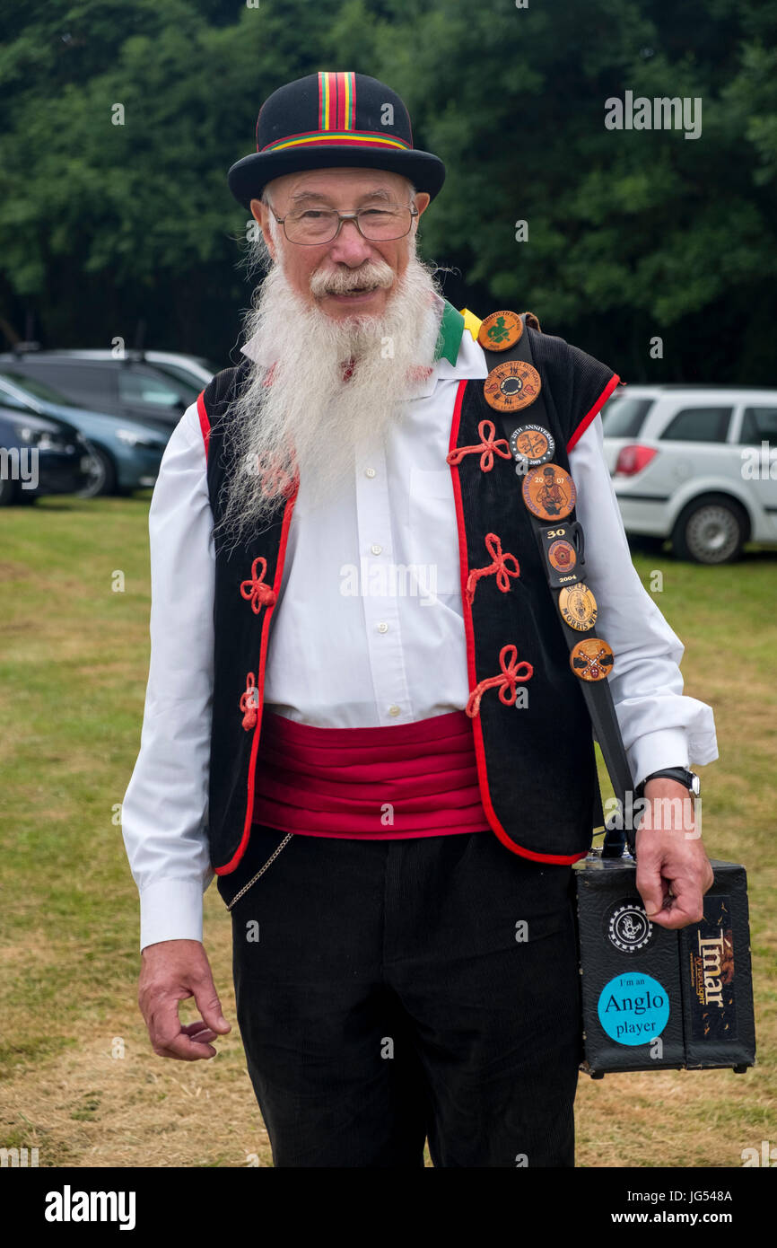 Musicien qui jouait avec l'historique 15-04 rassemblement à Braunston, Northamptonshire Braunston, Marina Banque D'Images
