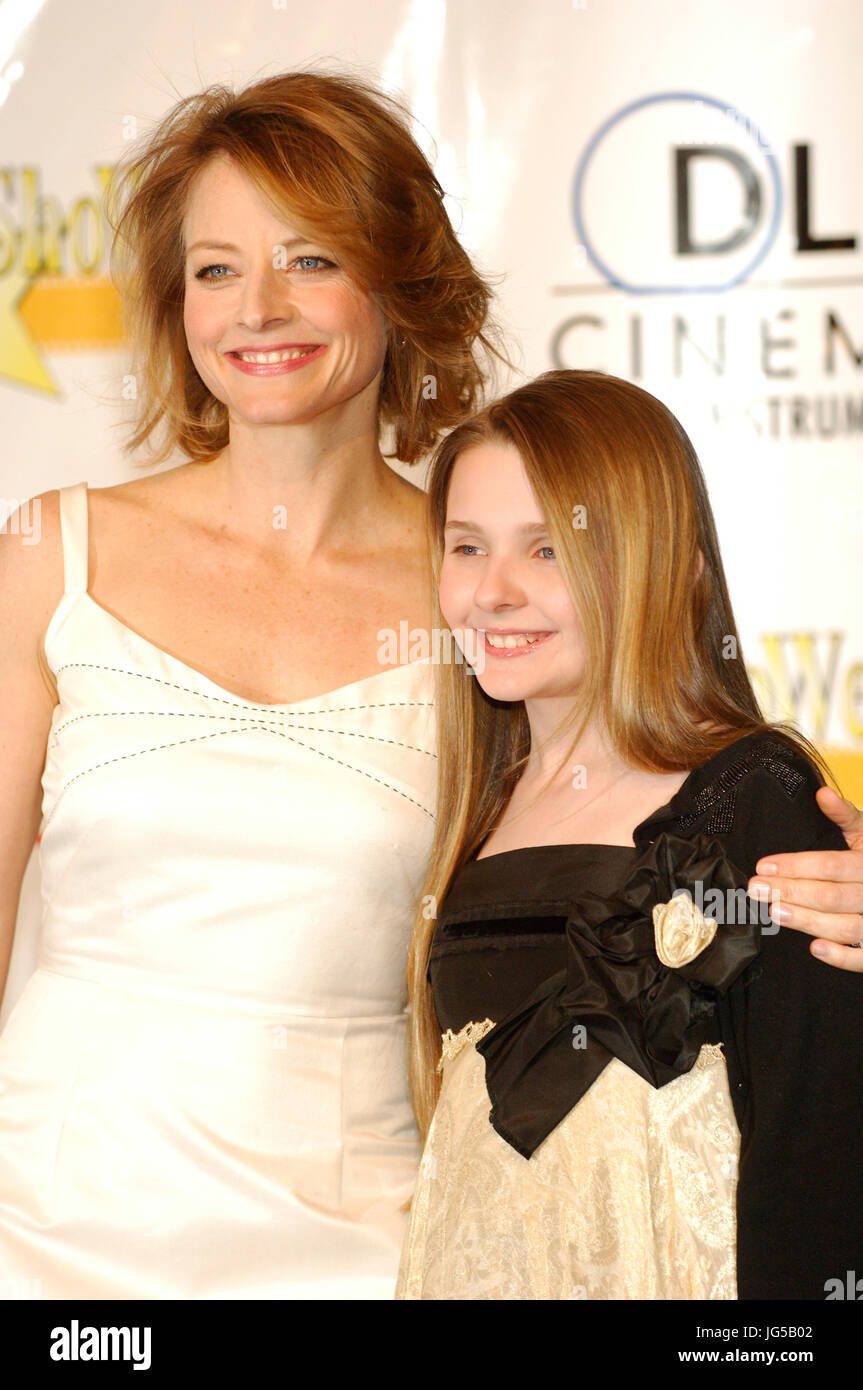 (G-D) Jodie Foster Abigail Breslin arrive ShoWest Awards cérémonie tenue Paris Las Vegas pendant ShoWest, Convention officielle National Association Theatre Owners, Mars 13,2008 Las Vegas, Nevada. Banque D'Images