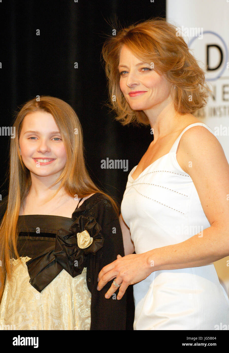 (G-D) Jodie Foster Abigail Breslin arrive ShoWest Awards cérémonie tenue Paris Las Vegas pendant ShoWest, Convention officielle National Association Theatre Owners, Mars 13,2008 Las Vegas, Nevada. Banque D'Images