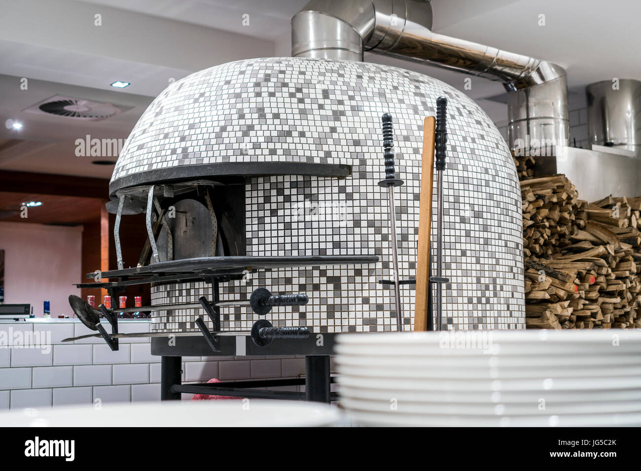 Noir et blanc moderne, pizza italienne cuisinière Banque D'Images